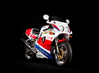 Yamaha 750 FZR-R OWO1