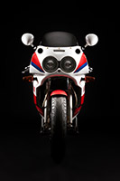 Yamaha 750 FZR-R OWO1