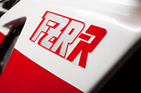 Yamaha 750 FZR-R OWO1