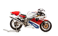 Yamaha 750 FZR-R OWO1